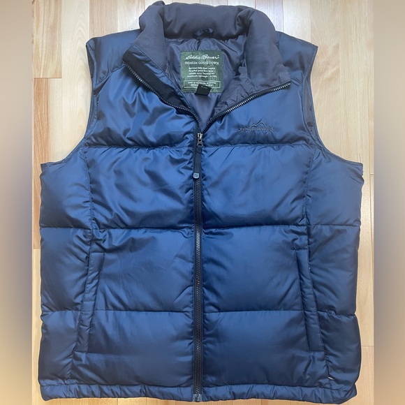 Eddie Bauer Men’s L down filled puffy vest in navy blue - Picture 1 of 4